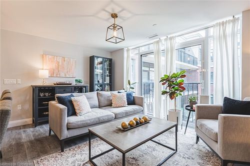 312-1 Redfern Ave, Hamilton, ON, L9C0E6 | Card Image