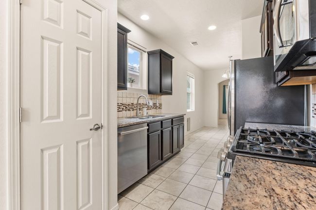 5723 Strand Loop Se, House other with 3 bedrooms, 2 bathrooms and null parking in Albuquerque NM | Image 6
