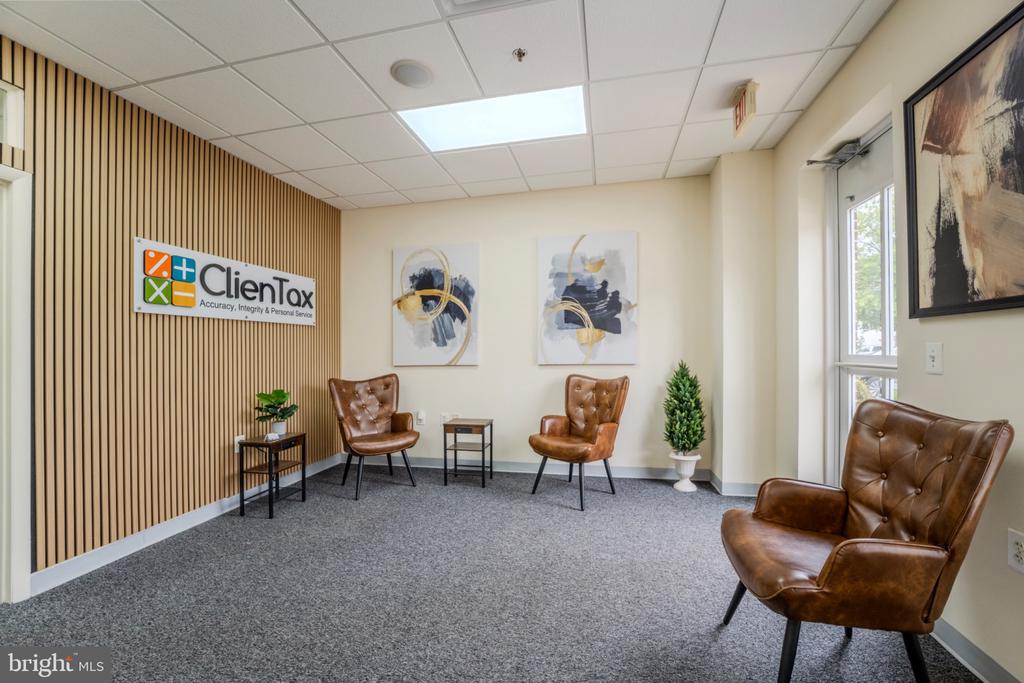 Commercial Lease in STERLING 3