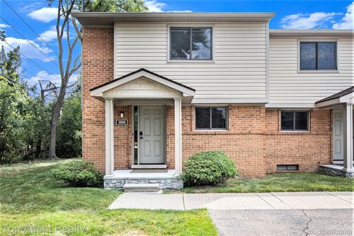 3990 Old Creek Rd, TROY, MI, 48084-1662 | Card Image