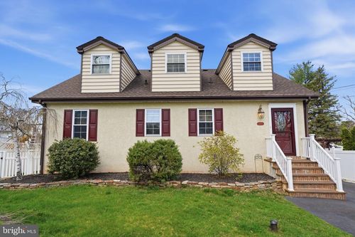 6270 Sterling Ave, BENSALEM, PA, 19020-2542 | Card Image