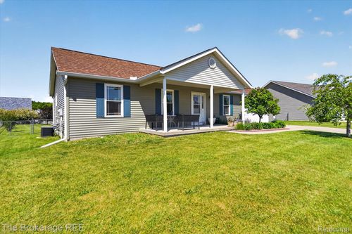 2092 Brier Crest Dr, Davison, MI, 48423-2079 | Card Image