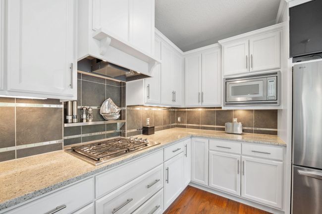 43-web-or-mls-221 George St-43.jpg | Image 39