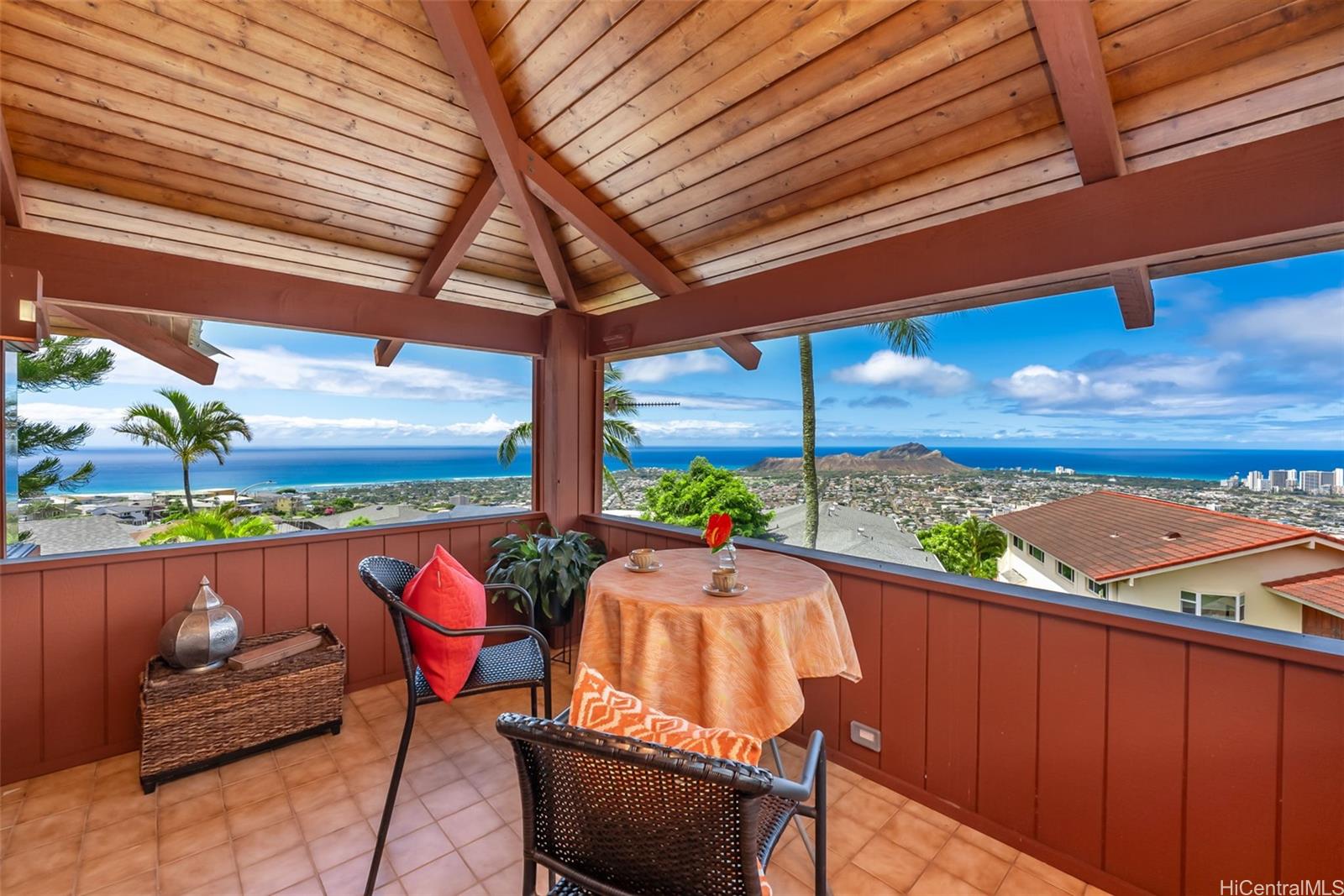 Monterey Dr, Honolulu, HI 96816