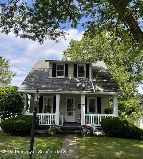 209 Hall Ave, Clarks Green, PA, 18411-1235 | Card Image