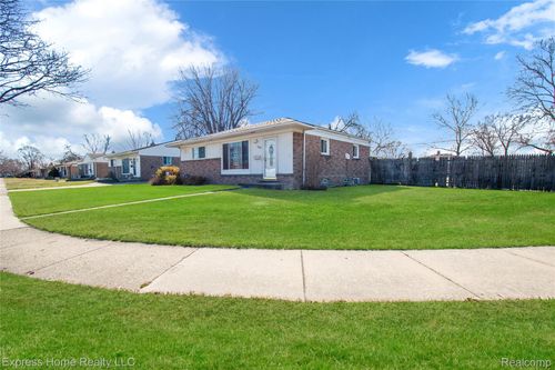 11808 Mckinley Dr, Warren, MI, 48089-1283 | Card Image