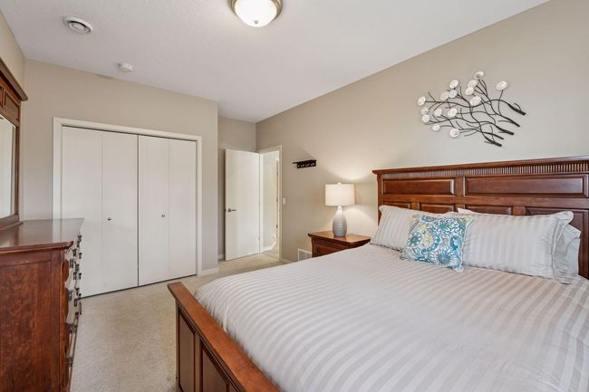 Large Closet | Image 39
