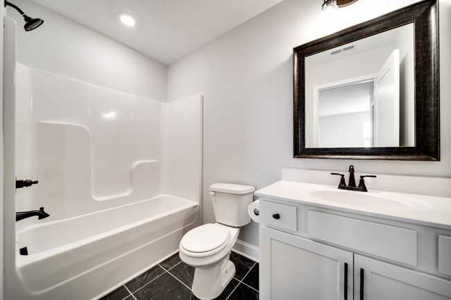 I absolutely love this color scheme and the tile. | Image 24