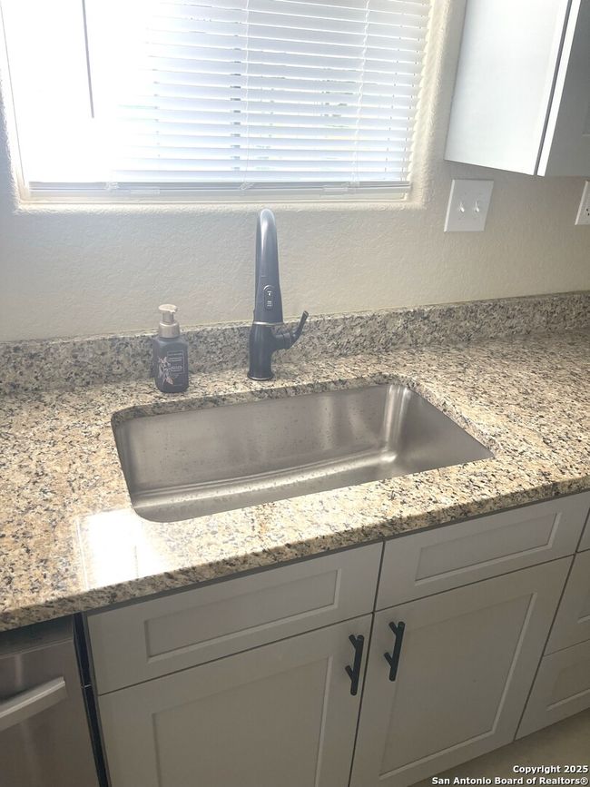 2 - 25617 Campbellton Rd, House other with 3 bedrooms, 2 bathrooms and null parking in San Antonio TX | Image 11