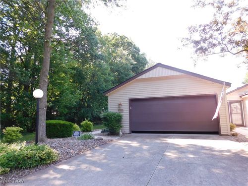 32885 Mills Rd, North Ridgeville, OH, 44039-2350 | Card Image