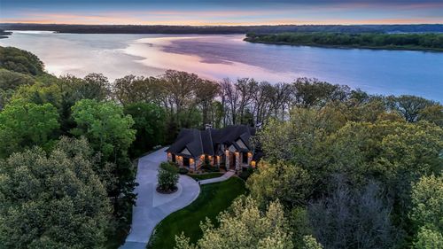 3220 Ever Tree Ln, Solon, IA, 52333-7600 | Card Image