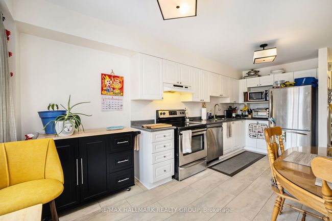 63 Manhattan Cres, House attached with 2 bedrooms, 2 bathrooms and 2 parking in Ottawa ON | Image 9