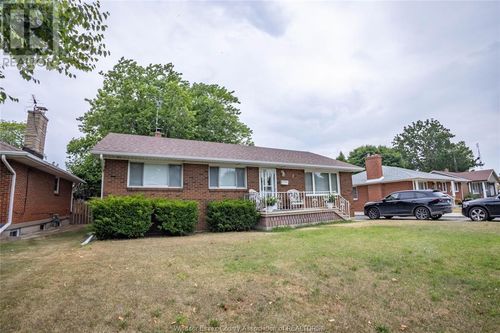 7 Gladstone Avenue, Leamington, ON, N9Y2H4 | Card Image