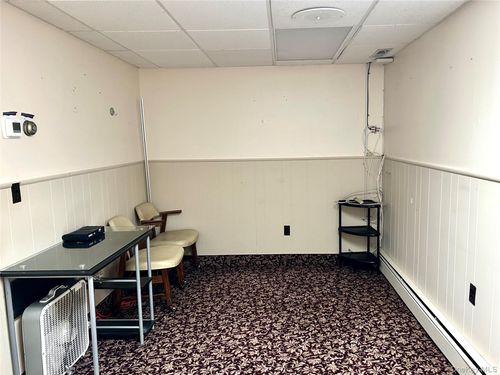 l-5-21 N Plank Rd, Newburgh, NY, 12550-2128 | Card Image