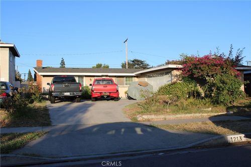1213 S Corta Dr, Santa Ana, CA, 92704-1917 | Card Image