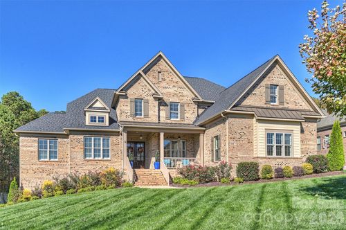 640 Winter Wheat Ct, Matthews, NC, 28104-6136 | Card Image