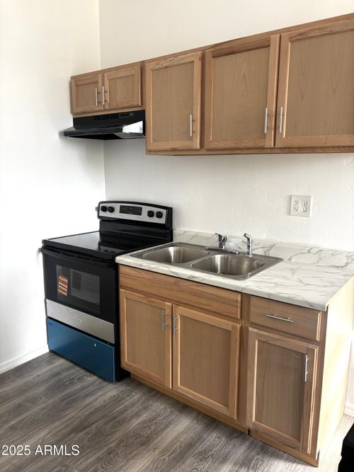 14-633 E 9th St, Douglas, AZ, 85607-2115 | Card Image