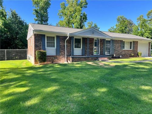 2512 Montezuma Cir, Ellenwood, GA, 30294-1745 | Card Image