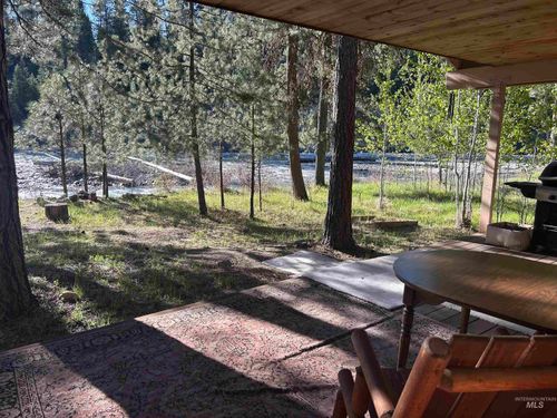 17 Bransons Dr, Lowman, ID, 83637-7083 | Card Image