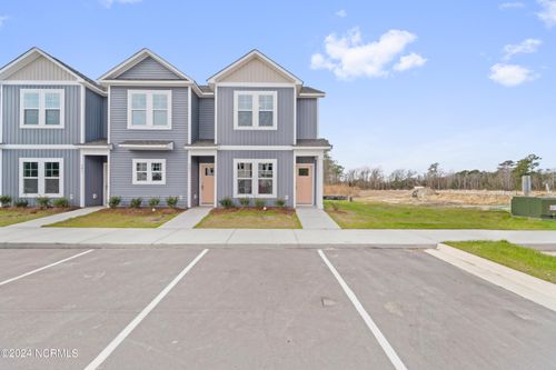 611 Jacks Crossing Rd, Hubert, NC, 28539-4621 | Card Image