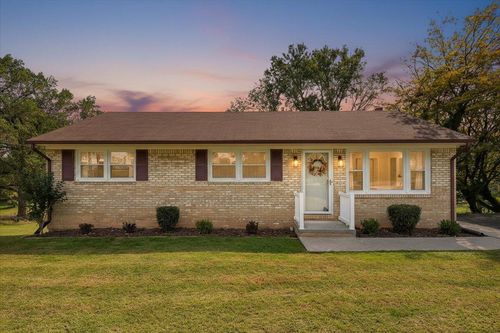 3011 Richard Ave Ne, Roanoke, VA, 24012-6320 | Card Image