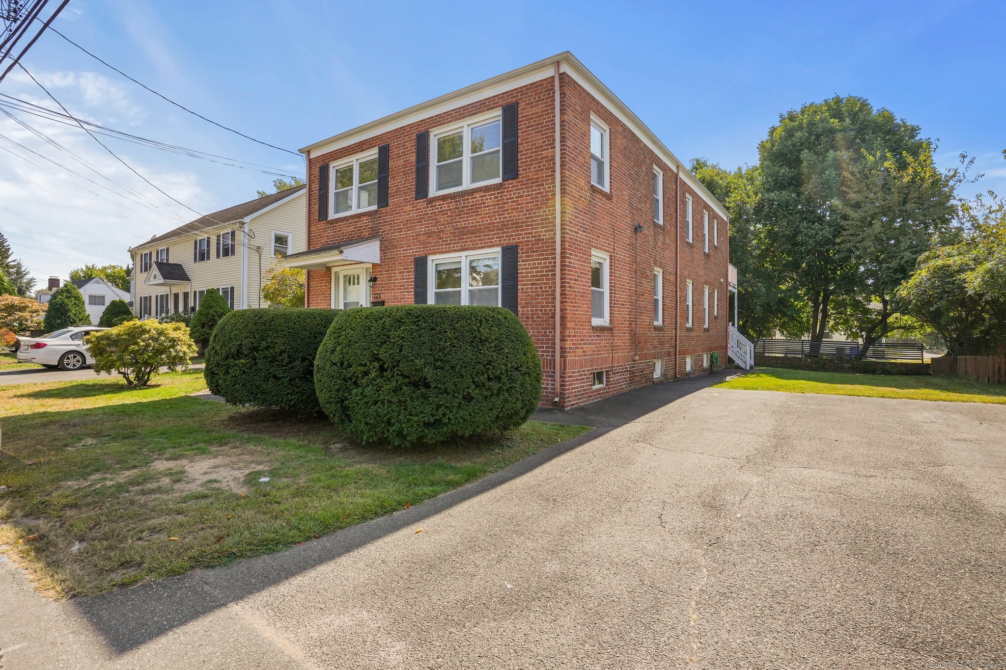 Hunyadi Ave, Fairfield, CT 06824
