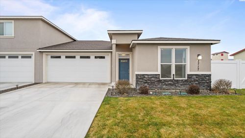 2717 Serenity Ct, West Richland, WA, 99353-8010 | Card Image