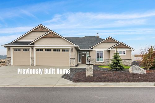 44 E Center Ln, Spokane, WA, 99208-1712 | Card Image