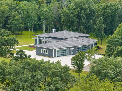 3830 Scotch Bush Rd, Elkhorn, WI, 53121-3229 | Card Image