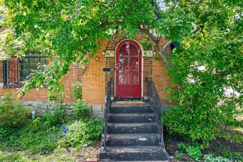 7404 Walnut St, Kansas City, MO, 64114-1447 | Card Image