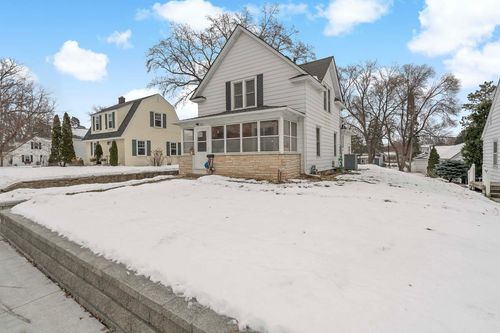 237 10th Ave N, Hopkins, MN, 55343-7320 | Card Image