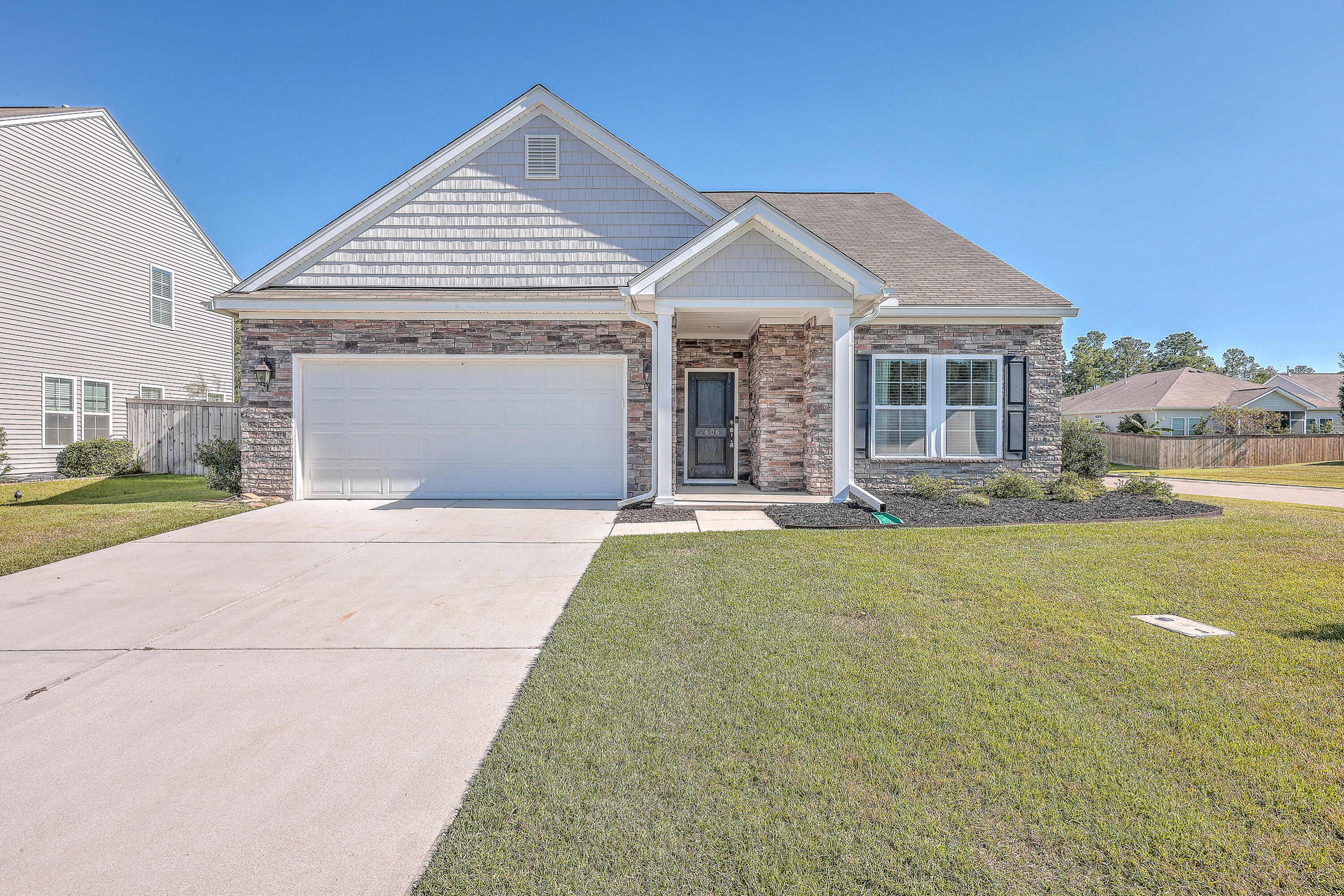 Zinnia Dr, Goose Creek, SC 29445