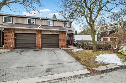63 Kindale Way, Markham, ON, L3T4Z2 | Card Image