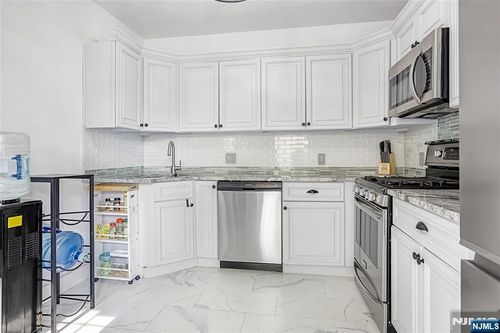 159 Anderson Ave, Wallington, NJ, 07057-1111 | Card Image