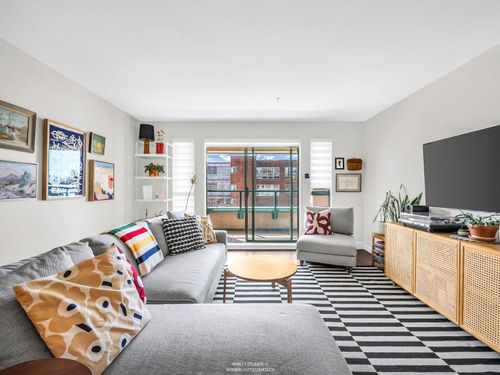 303-223 Mountain Highway, North Vancouver, BC, V7J3V3 | Card Image