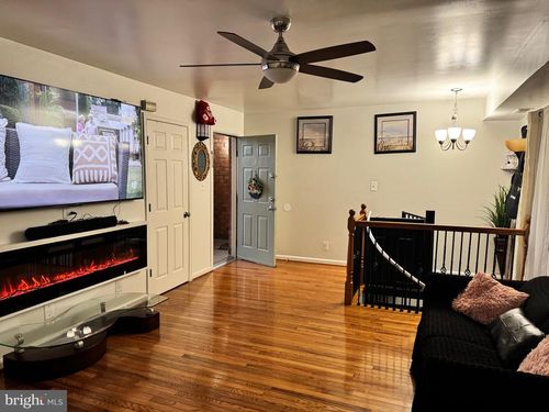 apt-3-7512 Hawthorne St, Hyattsville, MD, 20785-2657 | Card Image