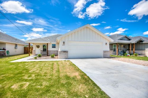 909 E 39th St, San Angelo, TX, 76903-1939 | Card Image