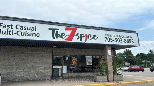 16-353 Duckworth St, Barrie, ON, L4M5C2 | Card Image