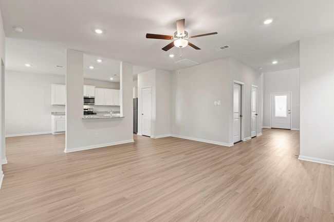 8934 Ice Quartz Dr, House other with 4 bedrooms, 3 bathrooms and 2 parking in Iowa Colony TX | Image 4
