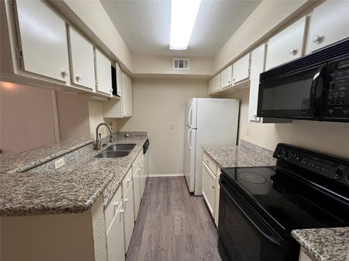 apt-106-2100 Wilcrest Dr, Houston, TX, 77042-2643 | Card Image