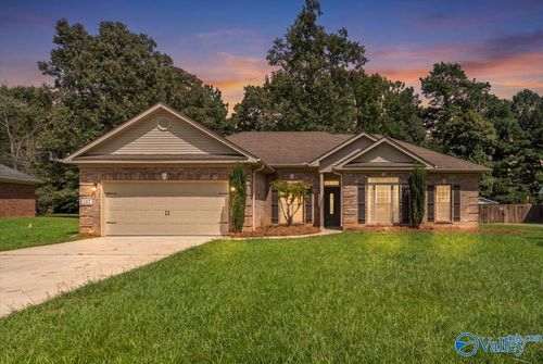 107 Southern Pine Dr, Toney, AL, 35773-7286 | Card Image