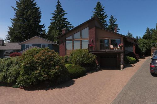 1613 Passage View Dr, Campbell River, BC, V9W6L2 | Card Image