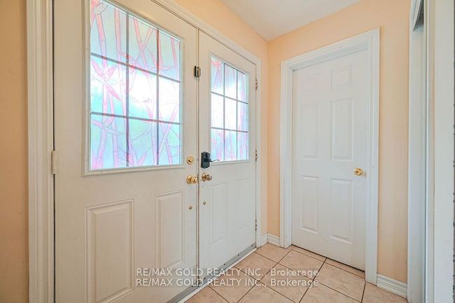 11 Caversham Dr, House attached with 6 bedrooms, 4 bathrooms and 3 parking in Brampton ON | Image 46