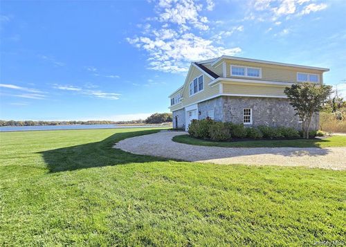 81 Old Field Rd, Setauket, NY, 11733-1669 | Card Image