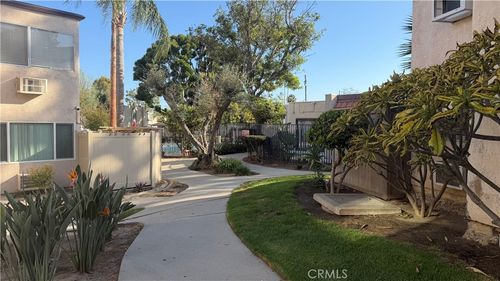 212 S Kraemer Blvd, Placentia, CA, 92870-6142 | Card Image