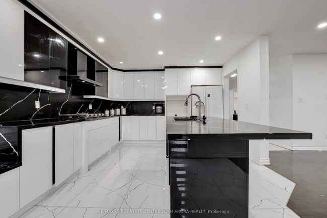 247 Cresthaven Rd, House other with 7 bedrooms, 7 bathrooms and 4 parking in Brampton ON | Image 16