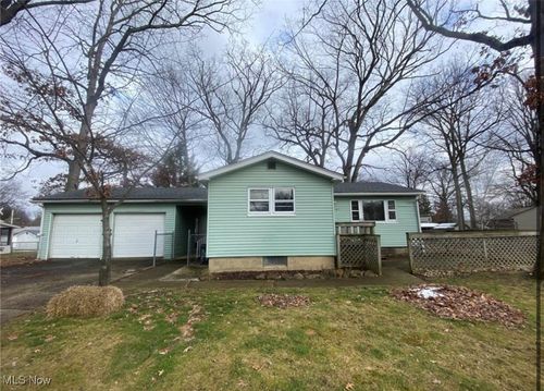 643 Nebraska Ave, Niles, OH, 44446-1047 | Card Image
