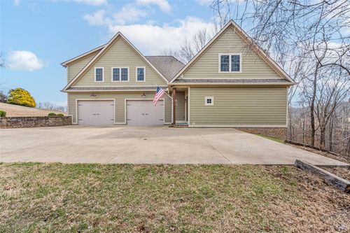 415 Barren Trace Rd, Glasgow, KY, 42141-7040 | Card Image