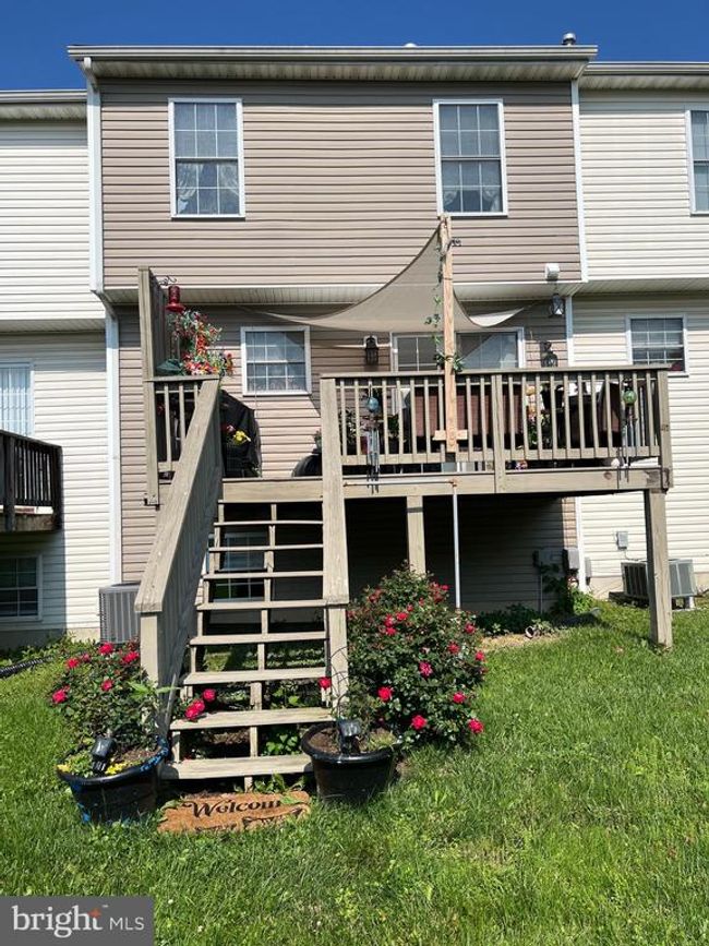 102 Zephyr Ln, Townhouse with 3 bedrooms, 2 bathrooms and null parking in WINCHESTER VA | Image 4