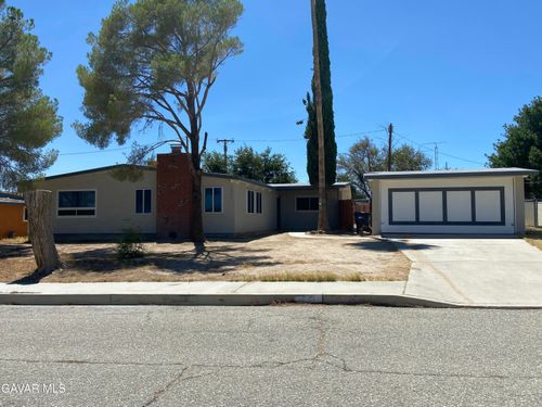 15935 Melva St, Mojave, CA, 93501-1341 | Card Image